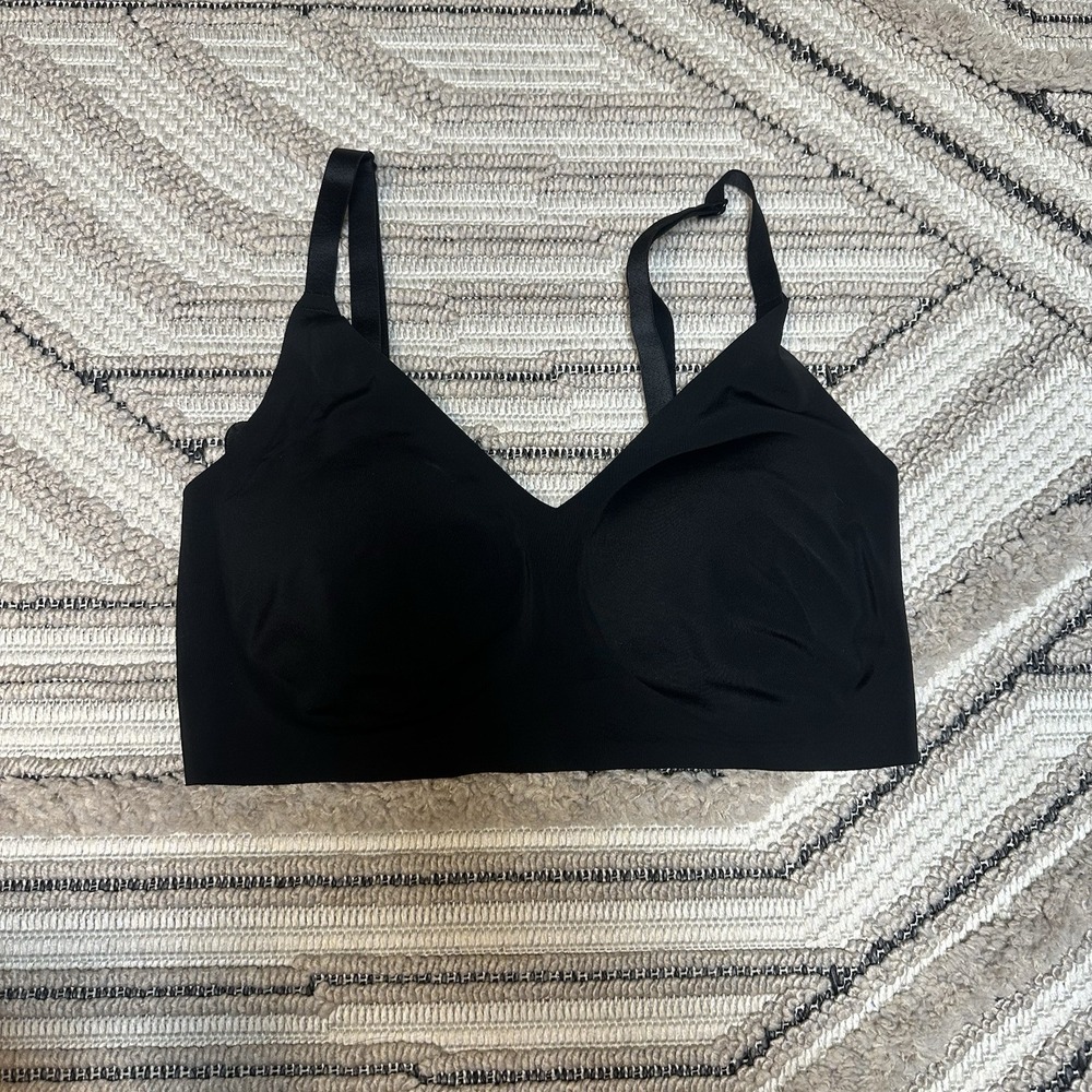 TRUE & CO. True Body Triangle Convertible Bralette Bra Black Sz M Light Support